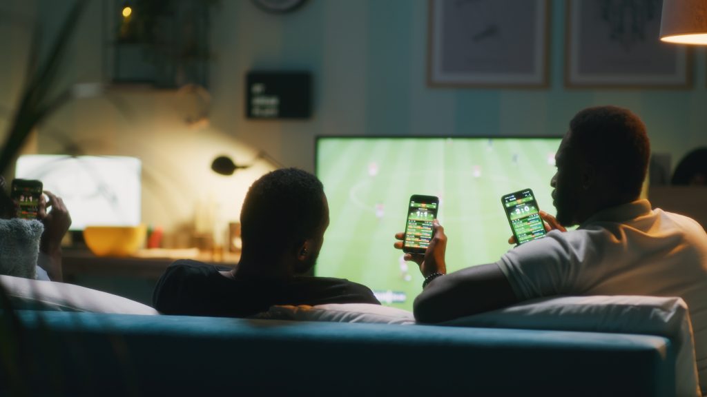 Torcedores do Corinthians assistindo aos jogos.